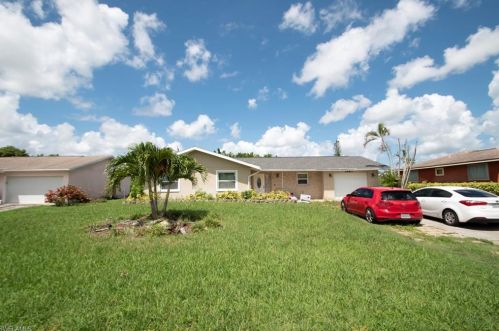 2863 44th St, Naples, FL 34116-7923