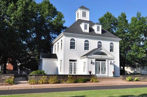 100 Pierce Blvd, Windsor CT 06095-1787 exterior