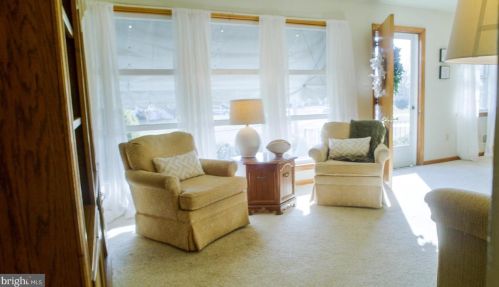 22 Lincoln Dr, Hanover PA 17331-4906 exterior