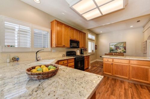 700 Diamond Glen Cir, Folsom CA 95630-3157 exterior