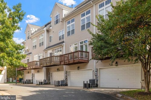 5124 Knapp Pl, Alexandria VA 22304-8637 exterior