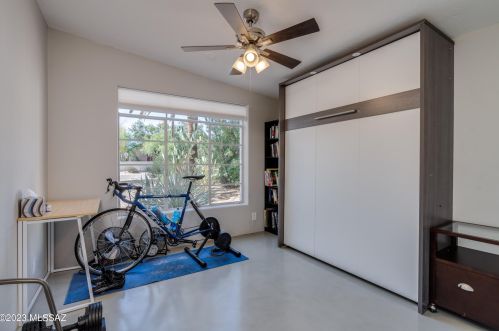 221 Calle De Jardin, Tucson AZ  85711-3406 exterior