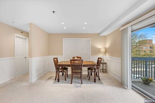 505 Smith Ct, Edgewater NJ 07020-1668 exterior