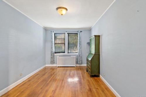 2320 Tenbroeck Ave, Bronx NY 10469-5308 exterior