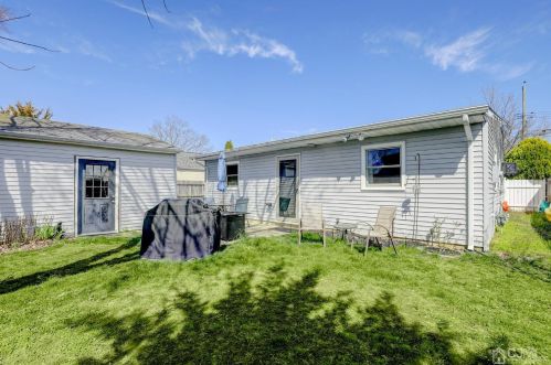 195 Austin Ave, Old Bridge NJ  08857-1164 exterior