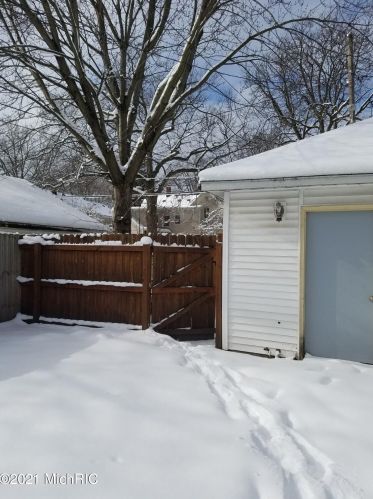 1529 Turner, Grand Rapids MI 49504-3237 exterior