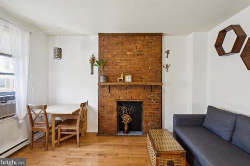 317 16 St, Philadelphia PA 19132-4418 exterior