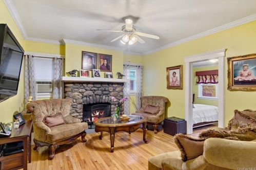 93 Brookside Ave, Mount Vernon NY 10553-1318 exterior