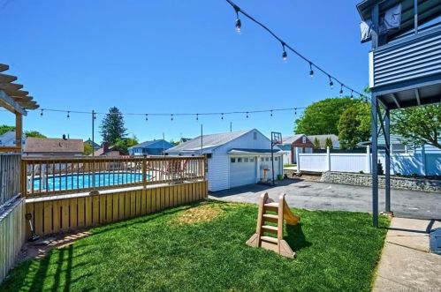 54 Belmont St, New Britain CT 06053-3506 exterior