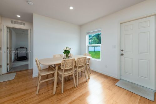 1680 Airoso Blvd, Fort Pierce FL  34984-3737 exterior