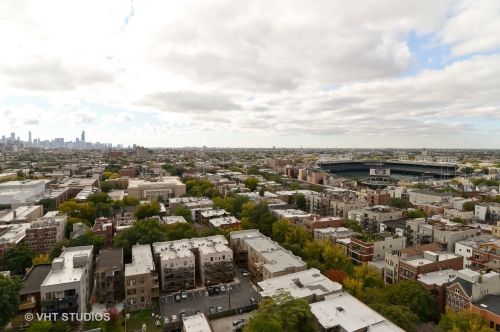 828 Grace St, Chicago IL  60613-5758 exterior