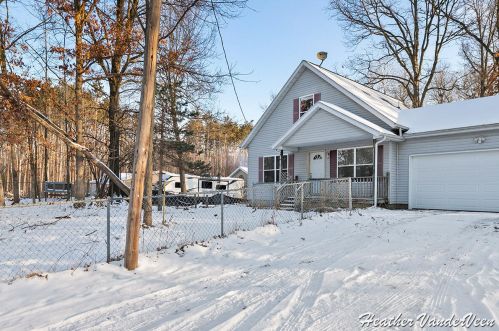 17270 Stal View Ct, Cedar Springs, MI 49319-8148