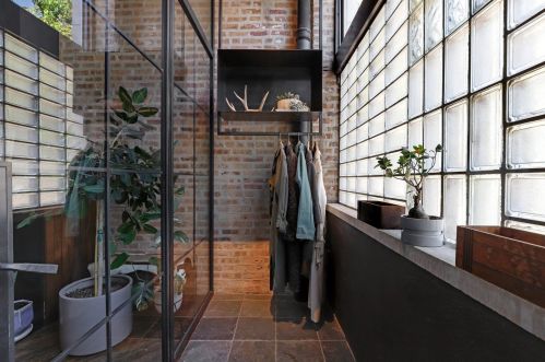 2220 Potomac Ave, Chicago IL 60651-1854 exterior