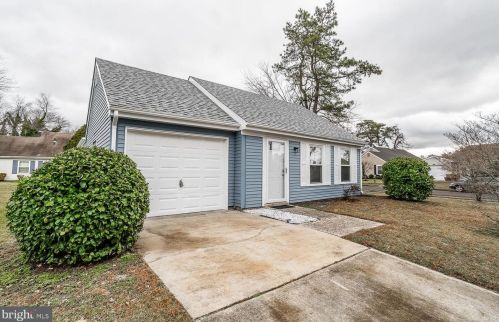 11 Warwick Way, Southampton NJ  08088-1143 exterior