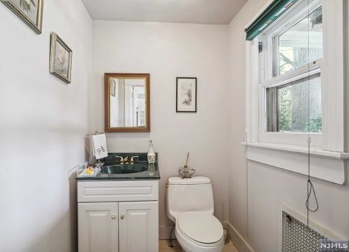 137 Haworth Dr, Haworth NJ 07641-1540 exterior