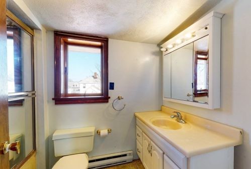 92 Chapel St, Newton MA 02458-1308 exterior