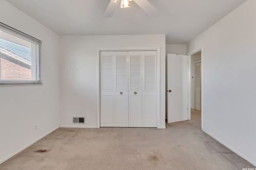 9552 Indian Rdg Dr, Sandy UT 84092-2945 exterior