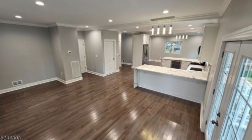 18 Old Stirling Rd, Warren NJ  07059-5810 exterior