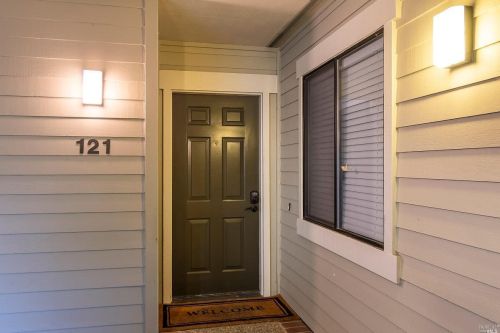 121 Eucalyptus Knl St, Mill Valley CA 94941-2247 exterior