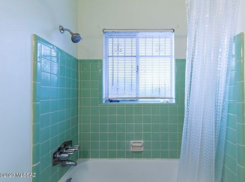 4442 7 St, Tucson AZ 85719-5410 exterior