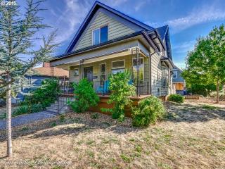 5806 Maryland Ave, Portland OR  97217-4635 exterior