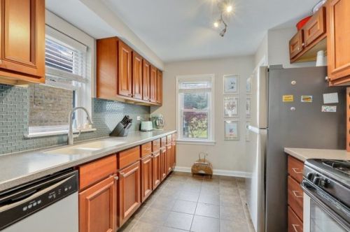 7112 Foster Ave, Chicago IL 60656-1956 exterior