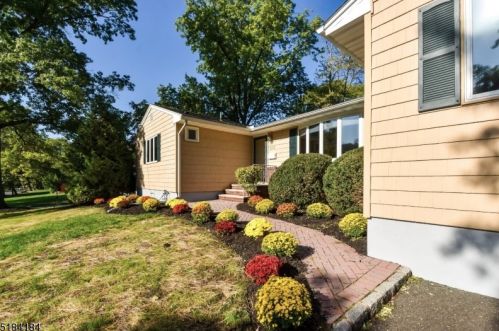 2309 Concord Rd, Scotch Plains, NJ 07076-2104
