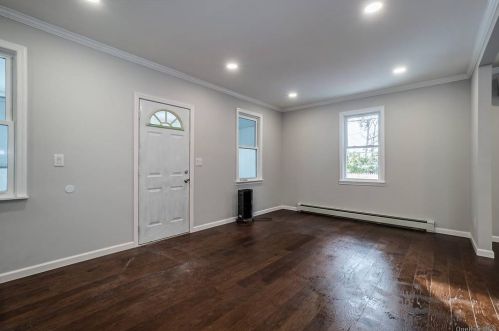 15 17 St, Huntington Station NY 11746-2913 exterior