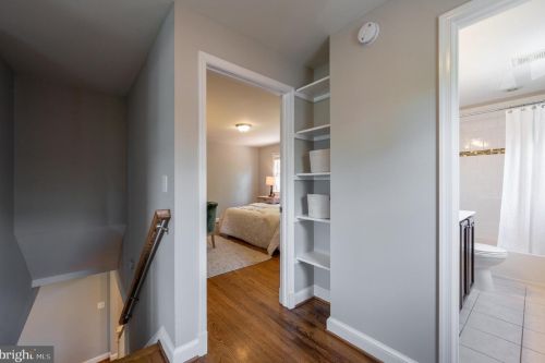 303 Raymond Ave, Alexandria VA 22301-1038 exterior