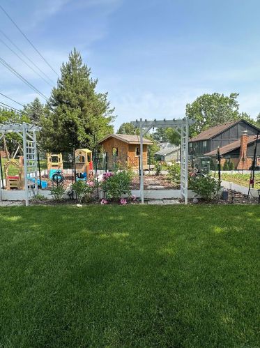 580 Longford Dr, Rochester MI 48309-2415 exterior