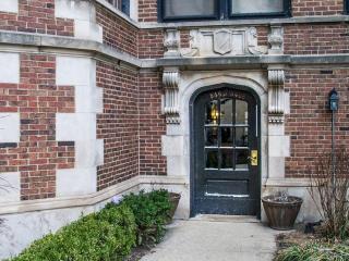 5468 Cornell Ave, Chicago, IL 60615-5604