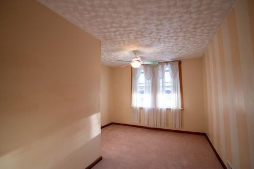 3034 Shadeland Ave, Pittsburgh PA 15212-2571 exterior