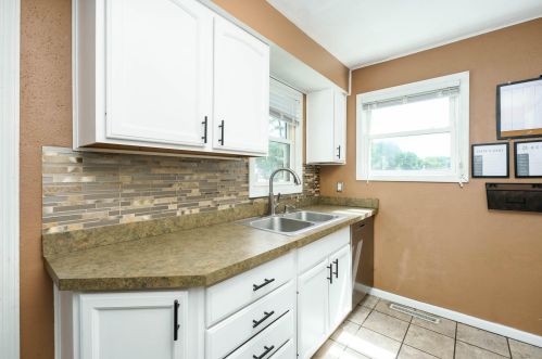 2206 Frst Dr, Kalamazoo MI 49002-6442 exterior