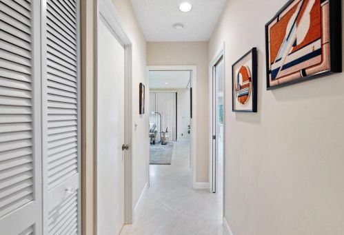 53 Hampshire Ln, Boynton Beach FL 33436-7414 exterior