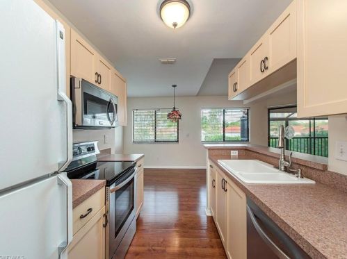 191 Bennington Dr, Naples, FL 34104-8366