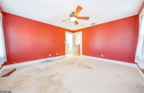 85 Lawrence Ave, Town Center NJ  07052-3707 exterior