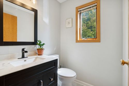 2802 Shields Ave, Chicago IL 60609-4530 exterior