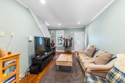 1704 Jancey St, Pittsburgh PA  15206-1146 exterior