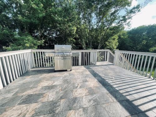 102 Cedar Rdg Dr, Monaca PA 15061-2748 exterior