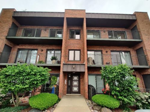 8465 Lawrence Ave, Chicago, IL 60656-2970