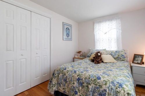 26 Allen St, Enfield CT 06082-4715 exterior