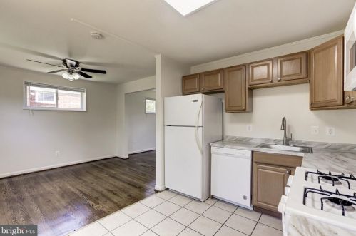 4706 Creek Shore Dr, Rockville MD  20852-2407 exterior