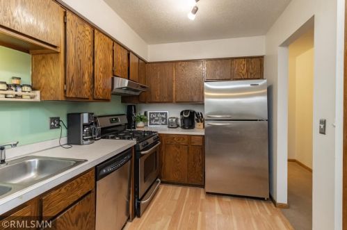 15716 Griffon Ct, Saint Paul MN 55124-6657 exterior