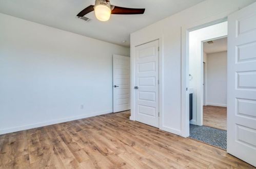 5315 Downs Dr, Austin TX 78721-2205 exterior