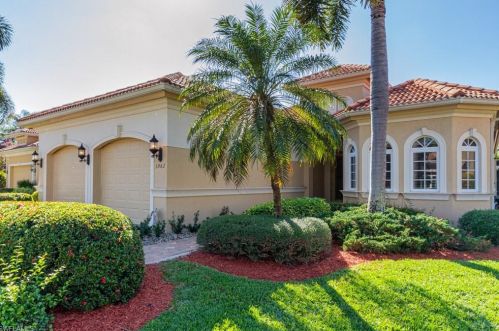 5962 Hammock Isles Cir, Naples, FL 34119-4649