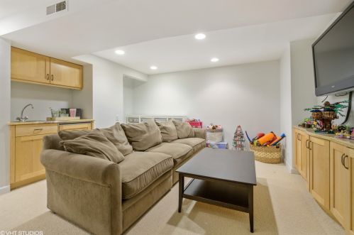 2125 Clifton Ave, Chicago IL  60614-4115 exterior