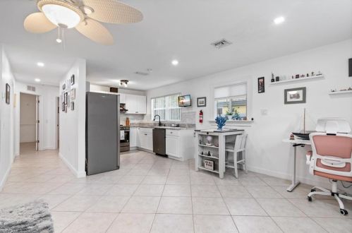 2549 Ter, Naples FL 34104-4322 exterior