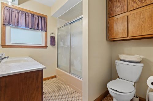 3837 75th St, Milwaukee WI 53220-1723 exterior