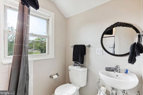 6512 Cavalier Dr, Alexandria VA 22307-1303 exterior