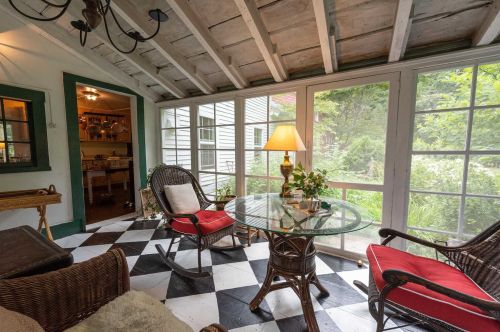 11 High St, Concord, NH 03303-2300